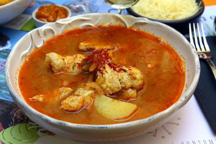 Du café, des plats bio, des spécialités végétariennes et diverses boissons alcoolisées et non alcoolisées proposés à la carte dans notre restaurant traditionnel à Aix-en-Provence